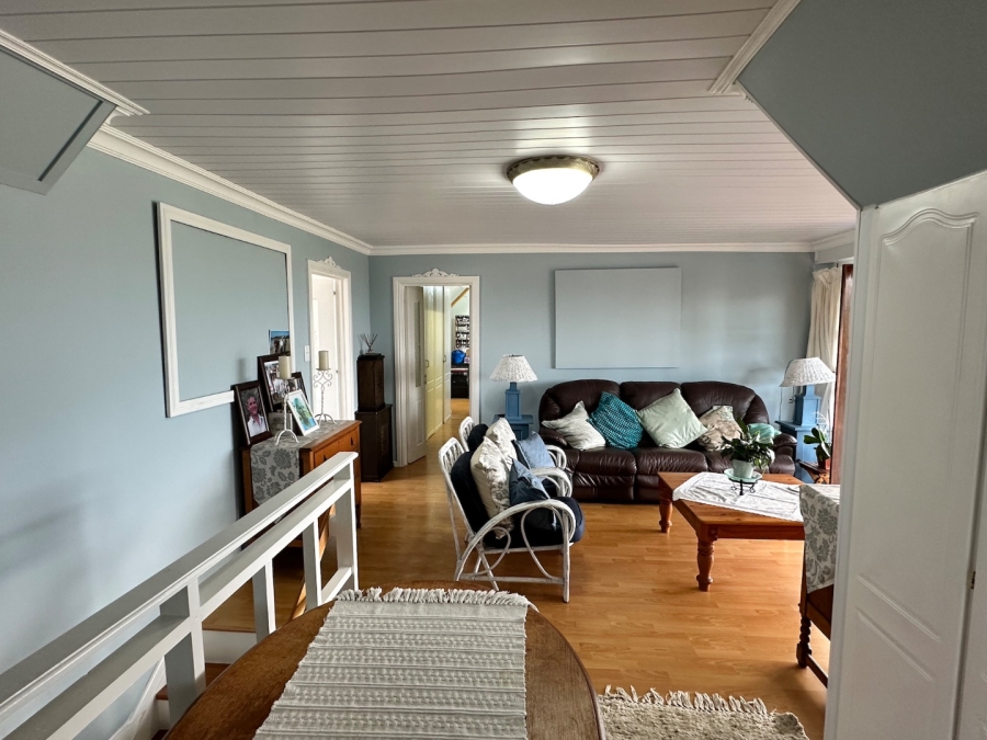 4 Bedroom Property for Sale in Hartenbos Heuwels Western Cape